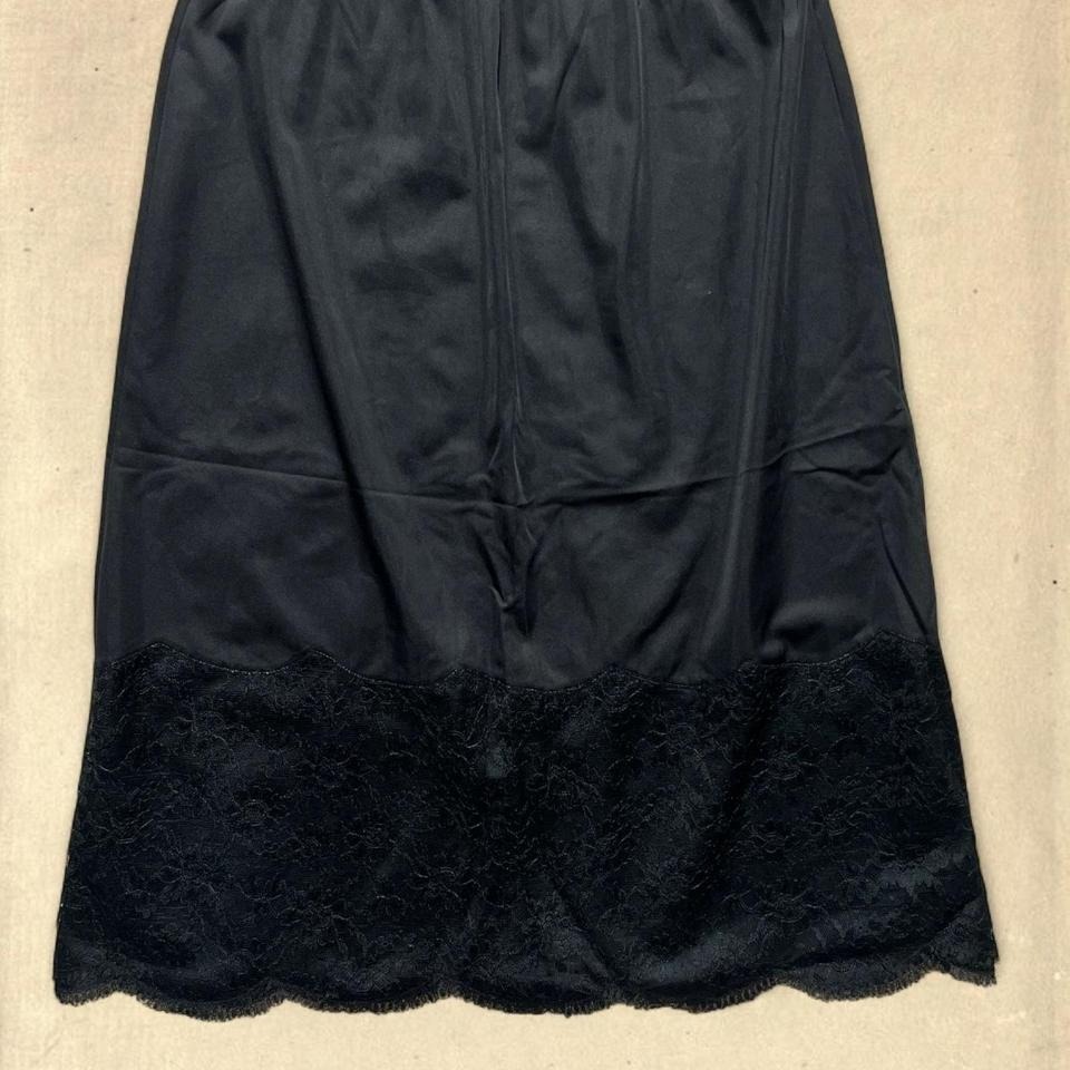 Intage 1970s Vanity Fair Black Lace Trim Half Slip Size M (Fits Modern 8-10)